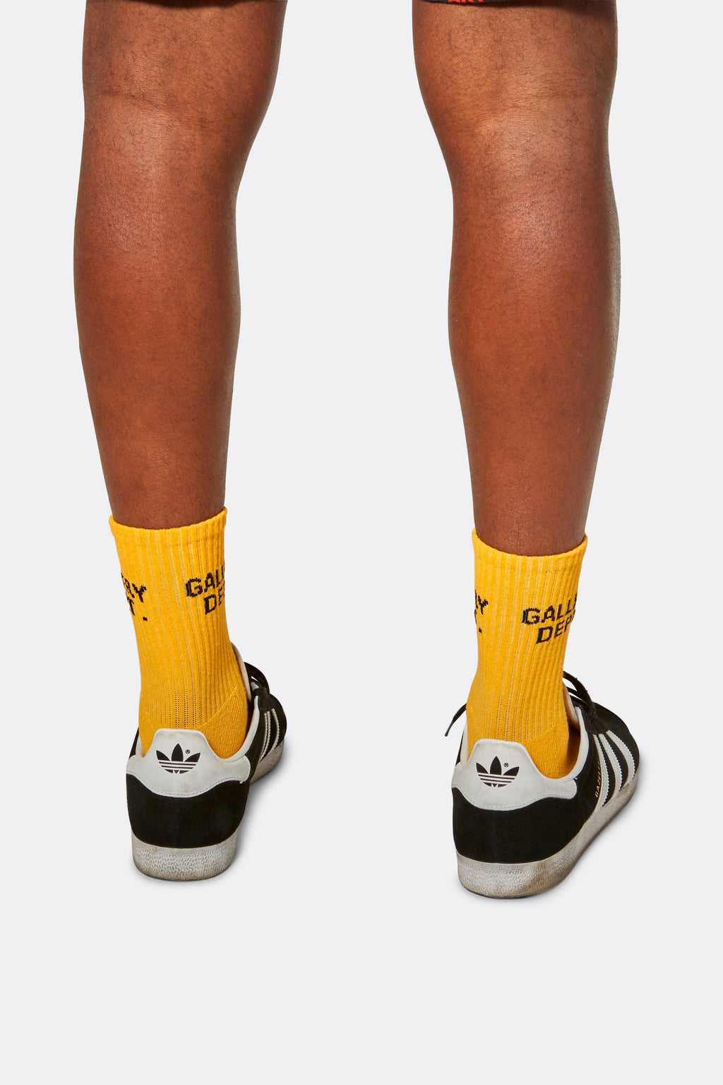 CLEAN YELLOW SOCKS